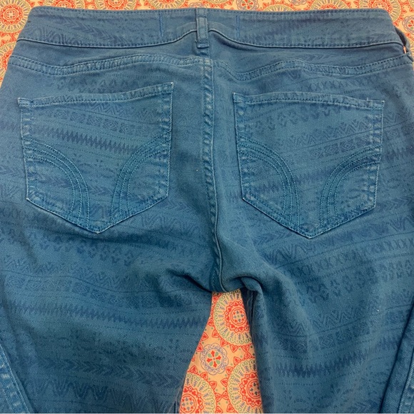 Hollister Blue Low Rise Skinny Jeans w/ Zipper Pockets and Aztec Design - Picture 4 of 7